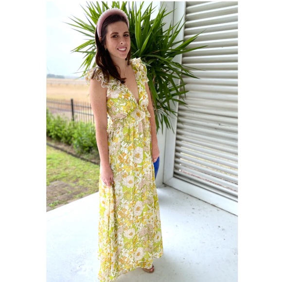 Aakaa Long Floral Dress with Dramatic Ruffle and Bow Back Maxi Length Size Small - Picture 5 of 16
